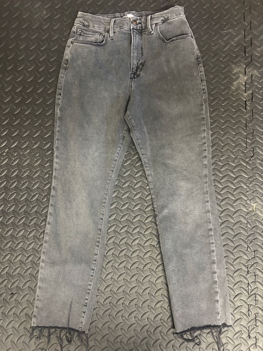 Good American Faded Gray Cropped Straight Jeans with Raw Hem